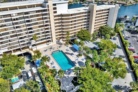 Copropriété à vendre à Hallandale Beach, Floride: 2 chambres, 130.06 m2 № 1309640 - photo 18