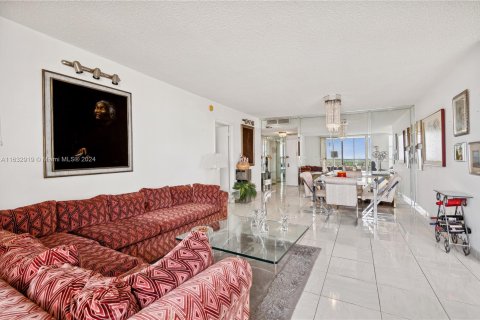 Copropriété à vendre à Hallandale Beach, Floride: 2 chambres, 130.06 m2 № 1309640 - photo 4