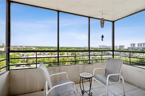 Condo in Hallandale Beach, Florida, 2 bedrooms  № 1309640 - photo 13