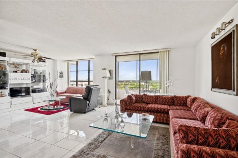 Condominio en venta en Hallandale Beach, Florida, 2 dormitorios, 130.06 m2 № 1309640 - foto 2