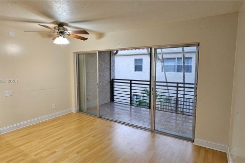 Condo in Oakland Park, Florida, 2 bedrooms  № 1309601 - photo 14