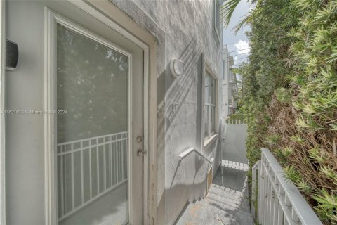 Copropriété à vendre à Miami Beach, Floride: 2 chambres, 74.69 m2 № 1293263 - photo 19