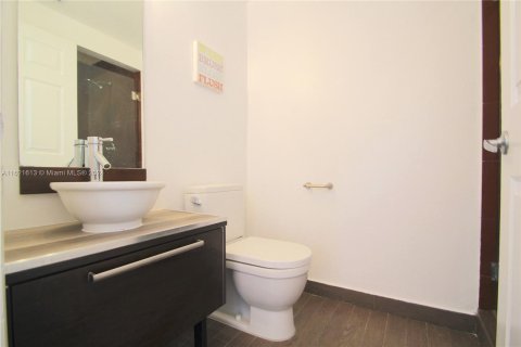 Condo in Miami Beach, Florida, 2 bedrooms  № 1293263 - photo 12