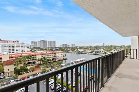 Copropriété à vendre à Hallandale Beach, Floride: 2 chambres, 126.35 m2 № 949382 - photo 24
