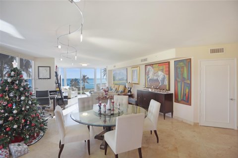 Condominio en venta en Sunny Isles Beach, Florida, 3 dormitorios, 194.17 m2 № 923879 - foto 10