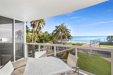 Condominio en venta en Sunny Isles Beach, Florida, 3 dormitorios, 194.17 m2 № 923879 - foto 16