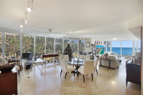 Condominio en venta en Sunny Isles Beach, Florida, 3 dormitorios, 194.17 m2 № 923879 - foto 21