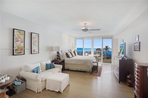 Condominio en venta en Sunny Isles Beach, Florida, 3 dormitorios, 194.17 m2 № 923879 - foto 30