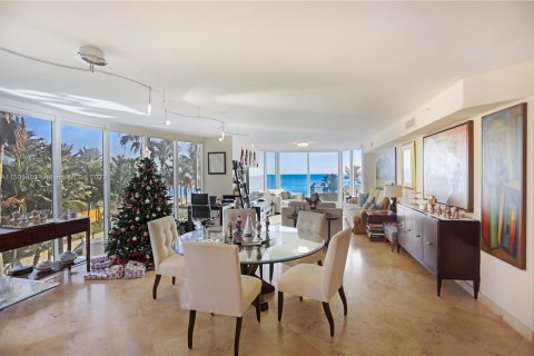 Condominio en venta en Sunny Isles Beach, Florida, 3 dormitorios, 194.17 m2 № 923879 - foto 9