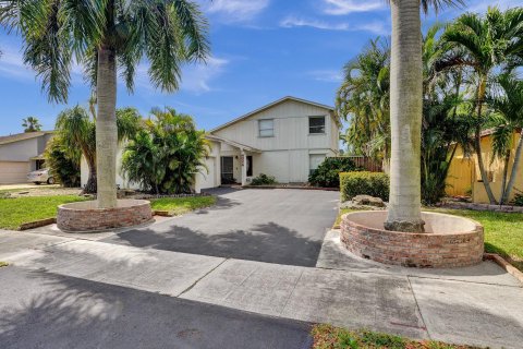 Villa ou maison à vendre à Deerfield Beach, Floride: 3 chambres, 164.44 m2 № 1097667 - photo 25