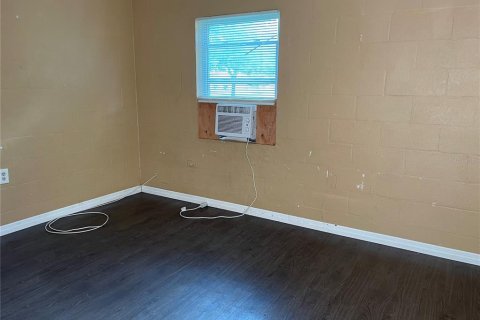 Dúplex en venta en Leesburg, Florida, 4 dormitorios, 116.13 m2 № 633613 - foto 10