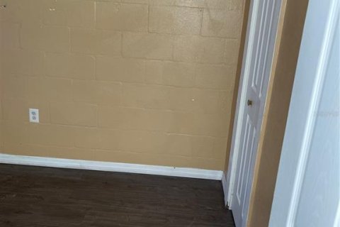 Dúplex en venta en Leesburg, Florida, 4 dormitorios, 116.13 m2 № 633613 - foto 8