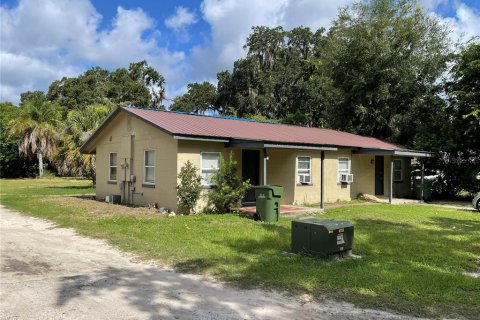 Duplex in Leesburg, Florida 4 bedrooms, 116.13 sq.m. № 633613 - photo 2