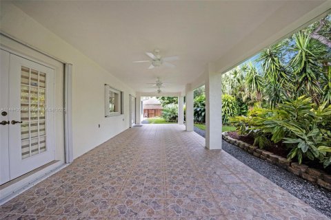 Villa ou maison à vendre à Homestead, Floride: 4 chambres, 216.93 m2 № 866368 - photo 23