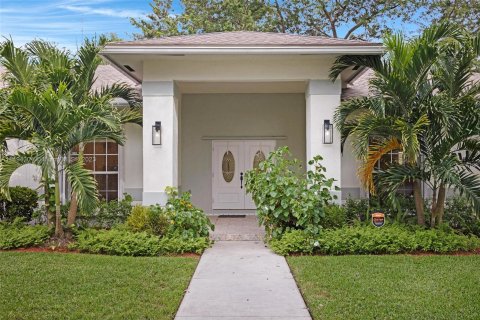 Купить виллу или дом в Хомстед, Флорида 4 спальни, 216.93м2, № 866368 - фото 14