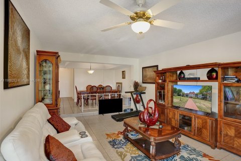 Copropriété à vendre à Lauderhill, Floride: 2 chambres, 117.06 m2 № 1173581 - photo 4