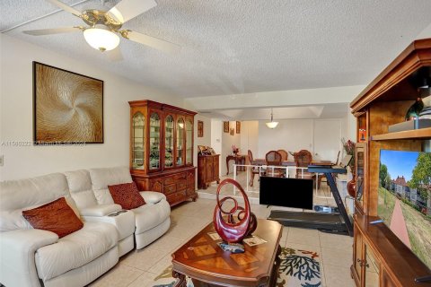 Copropriété à vendre à Lauderhill, Floride: 2 chambres, 117.06 m2 № 1173581 - photo 3