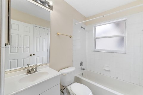 Adosado en venta en Sunrise, Florida, 3 dormitorios, 129.69 m2 № 1400012 - foto 21