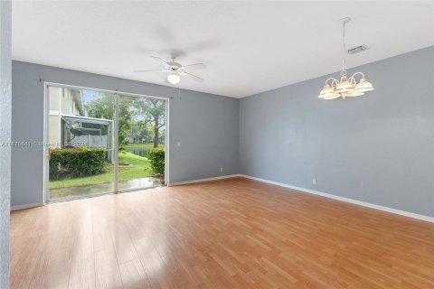 Townhouse in Sunrise, Florida 3 bedrooms, 129.69 sq.m. № 1400012 - photo 9