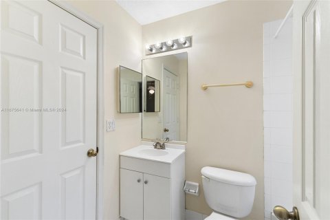 Townhouse in Sunrise, Florida 3 bedrooms, 129.69 sq.m. № 1400012 - photo 20