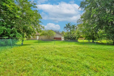 Villa ou maison à vendre à Pembroke Pines, Floride: 3 chambres, 171.68 m2 № 1294345 - photo 27