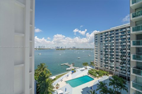 Condo in Miami Beach, Florida, 1 bedroom  № 1188120 - photo 22