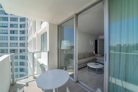 Condo in Miami Beach, Florida, 1 bedroom  № 1188120 - photo 21