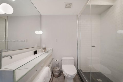 Condo in Miami Beach, Florida, 1 bedroom  № 1188120 - photo 15