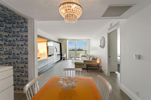 Condo in Miami Beach, Florida, 1 bedroom  № 1188120 - photo 2