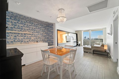 Condo in Miami Beach, Florida, 1 bedroom  № 1188120 - photo 1