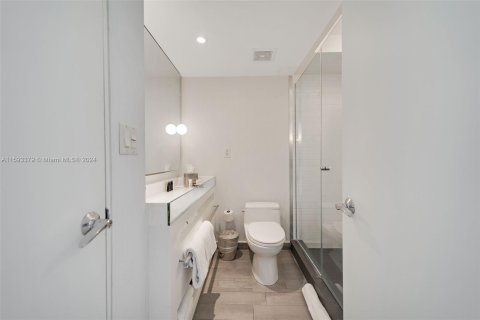 Condo in Miami Beach, Florida, 1 bedroom  № 1188120 - photo 14