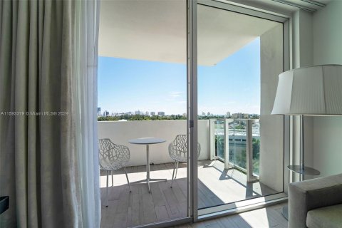 Condo in Miami Beach, Florida, 1 bedroom  № 1188120 - photo 18