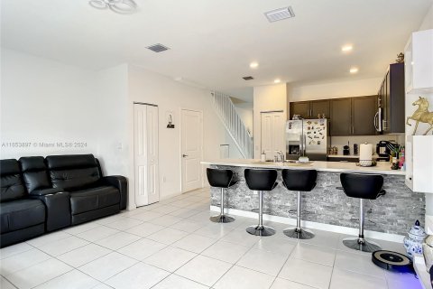 Townhouse in Miami, Florida 3 bedrooms, 141.21 sq.m. № 1348845 - photo 12