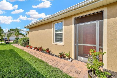 Villa ou maison à vendre à Lehigh Acres, Floride: 2 chambres, 124.67 m2 № 1359652 - photo 3