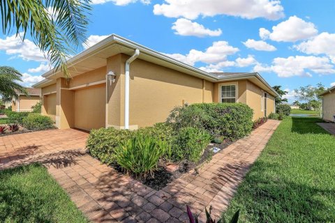 Villa ou maison à vendre à Lehigh Acres, Floride: 2 chambres, 124.67 m2 № 1359652 - photo 2