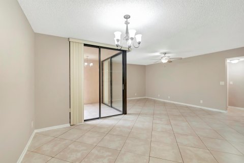 Condo in Delray Beach, Florida, 2 bedrooms  № 1100177 - photo 3