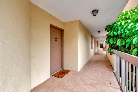 Condo in Delray Beach, Florida, 2 bedrooms  № 1100177 - photo 10