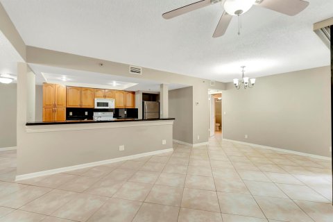 Condo in Delray Beach, Florida, 2 bedrooms  № 1100177 - photo 5