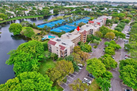 Condo in Delray Beach, Florida, 2 bedrooms  № 1100177 - photo 16