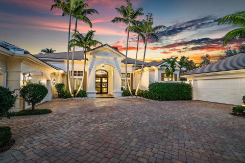Villa ou maison à vendre à Palm Beach Gardens, Floride: 4 chambres, 386.01 m2 № 192860 - photo 1