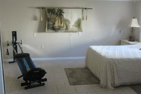 House in Punta Gorda, Florida 2 bedrooms, 142.7 sq.m. № 464998 - photo 9