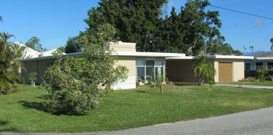House in Punta Gorda, Florida 2 bedrooms, 142.7 sq.m. № 464998