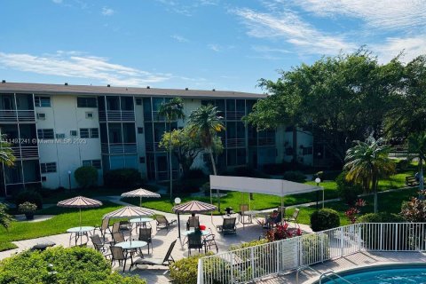Condominio en venta en North Miami Beach, Florida, 2 dormitorios, 82.03 m2 № 880331 - foto 20