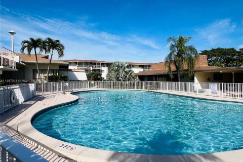 Condominio en venta en North Miami Beach, Florida, 2 dormitorios, 82.03 m2 № 880331 - foto 3