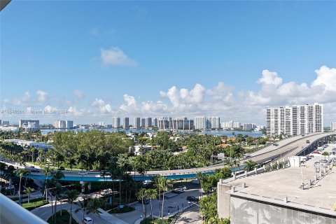 Studio in the Condo in Sunny Isles Beach, Florida  № 1331033 - photo 18