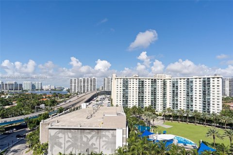 Studio in the Condo in Sunny Isles Beach, Florida  № 1331033 - photo 19