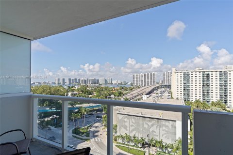 Studio in the Condo in Sunny Isles Beach, Florida  № 1331033 - photo 17