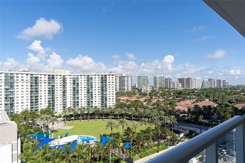 Studio in the Condo in Sunny Isles Beach, Florida  № 1331033 - photo 20