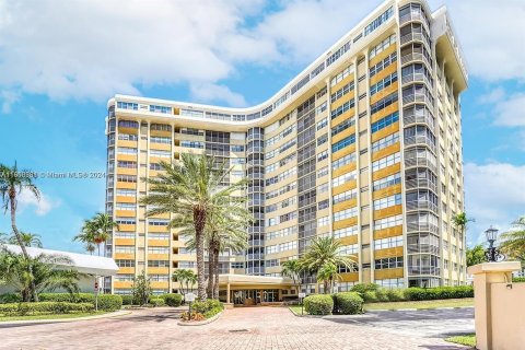 Copropriété à vendre à Hallandale Beach, Floride: 1 chambre, 91.23 m2 № 1356703 - photo 1