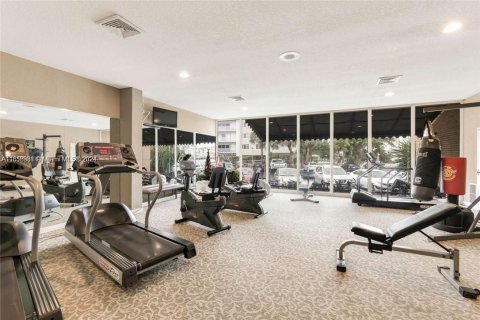 Condominio en venta en Hallandale Beach, Florida, 1 dormitorio, 91.23 m2 № 1356703 - foto 4